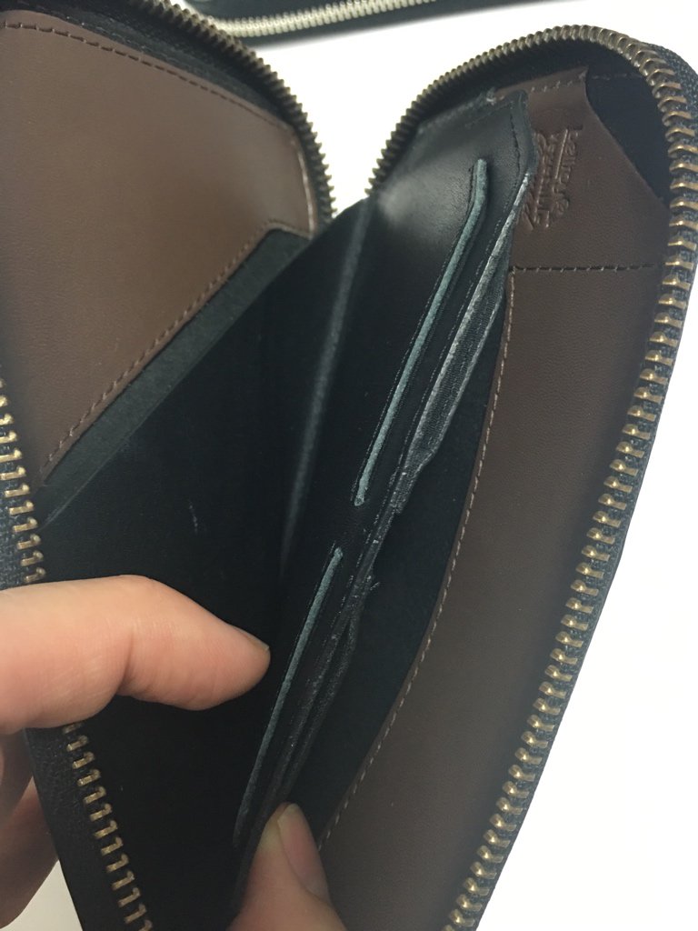 Anatol_Paris's tweet photo. A Vendre Portefeuille #Belroy 
Cela intéresse quelqu'un  ?? https://t.co/k3LF5sc84G
