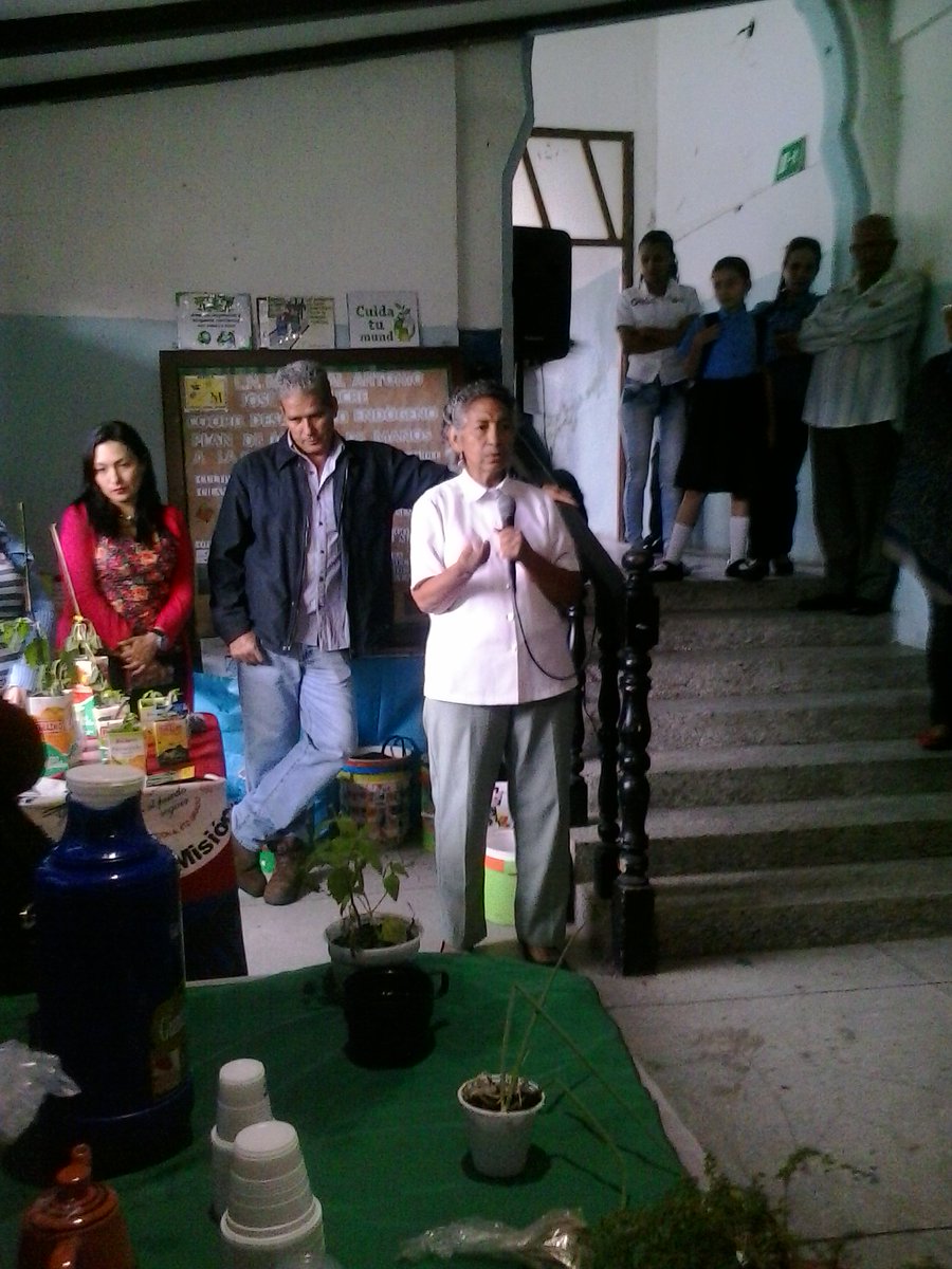 Mega muestra productiva en Guasimos ahora @MPPEDUCACION #ZET @SaIaTachira <a href="/SilvaEleazarL/">Eleazar López Silva</a> <a href="/NicolasMaduro/">Nicolás Maduro</a>