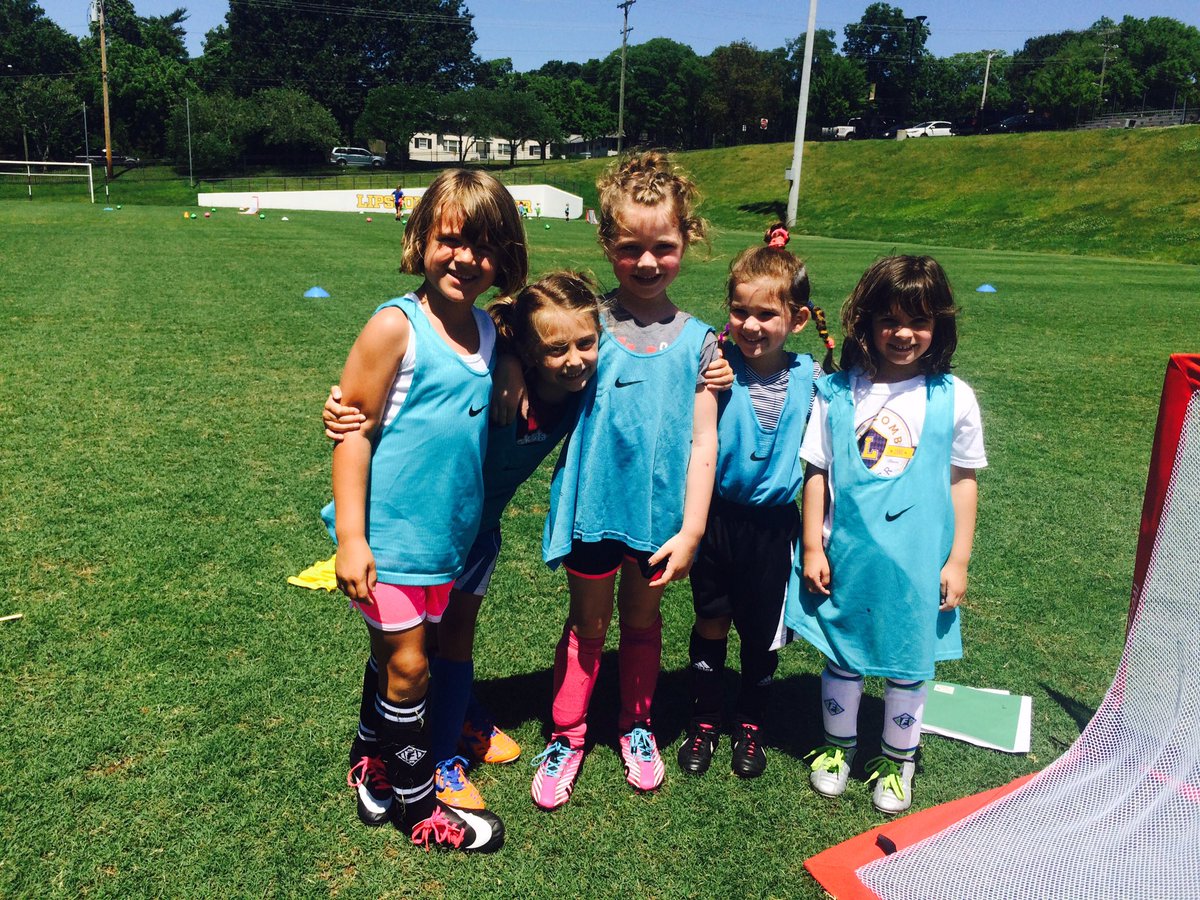 LipscombWSOC's tweet photo. Day camp fun! #smallSideGames #PopsicleBreak ⚽️😅🍭 https://t.co/Ap3ESbhdcI