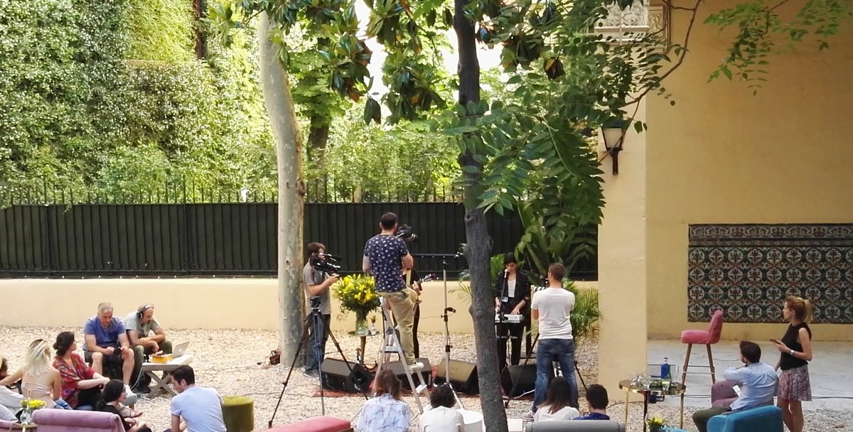 Esta tarde recibimos a <a href="/javieramena/">.</a> en #ClubALMA en un fantástico concierto acústico para <a href="/el_pais/">EL PAÍS</a> #elpaíssuena