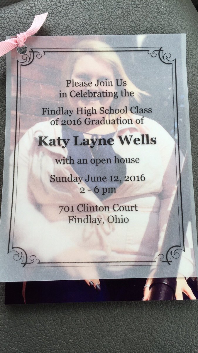 KatyLayne97's tweet photo. My graduation party is Sunday, if you wanna eat some good food and bounce on a bounce house, this is the place to be https://t.co/EPdtqQlU7I