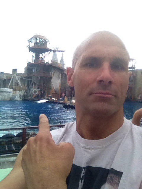 facdaniels's tweet photo. Call time at WATERWORLD! Preparing to bring #SmilesToFaces! @UniStudios https://t.co/BYh3l60DNN