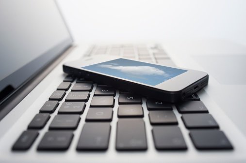 Hightechexec's tweet image. 18 Gifts For the Tech-Savvy Dad hubs.ly/H03f5_10 #TechTuesday @ChooseMuse @Nubryte @Ring @OutdoorTech