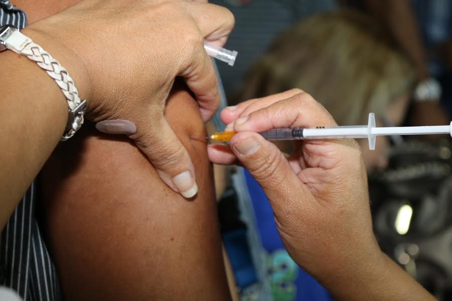 TrendingsPanama's tweet photo. 🔊 AH1N1 es Tendencia. Aumentan casos de virus AH1N1 en #Panamá y el gobierno aún no crea campaña de prevención. https://t.co/9DWow1YbHK
