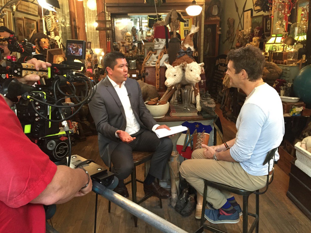 NBCUniversal's tweet image. .@carlquintanilla&apos;s new web series BINGE asks powerful media influencers two key questions medium.com/@carlquintanil…