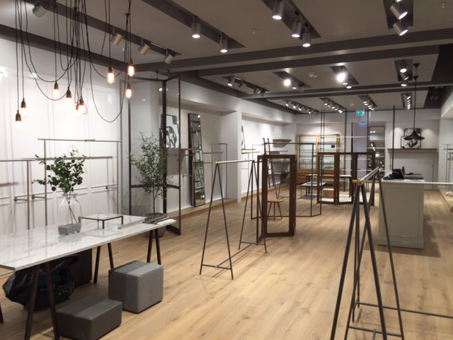 smcprojects's tweet photo. #readyforhandover @smcprojects with @mintvelvet in Bluewater #tooexcited https://t.co/VaTR1vVUgv