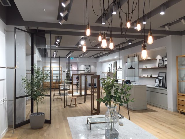 smcprojects's tweet photo. #readyforhandover @smcprojects with @mintvelvet in Bluewater #tooexcited https://t.co/VaTR1vVUgv