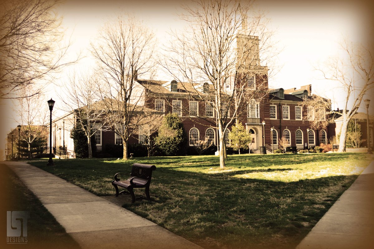 lorealtheartist's tweet photo. Shoutout to my Alma Mater #AustinPeayStateUniversity #LSTDesigns #Photography https://t.co/uyc0wC3gU0