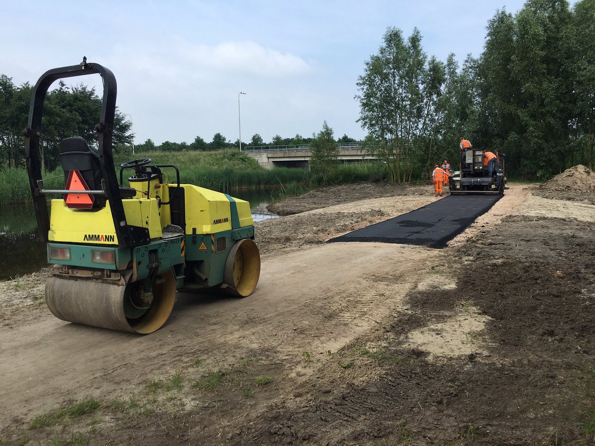 #asfalt #asfaltploeg  #wals #voetpad <a href="/zeewolde/">Zeewolde</a>.#dumper #wals