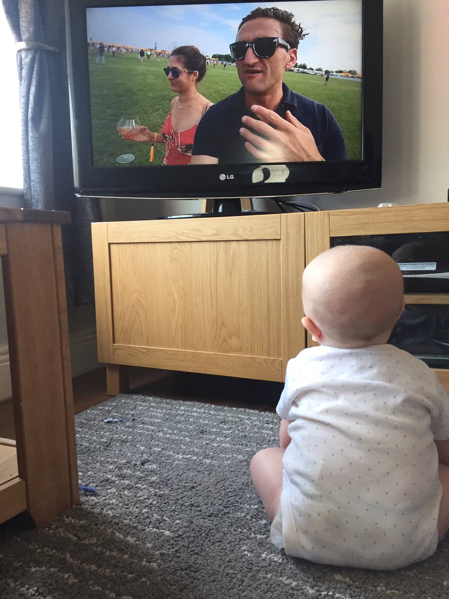 conorbrannelly's tweet photo. Even my 6 month year old watches @CaseyNeistat #greatvlog https://t.co/DgD0KhkMx1