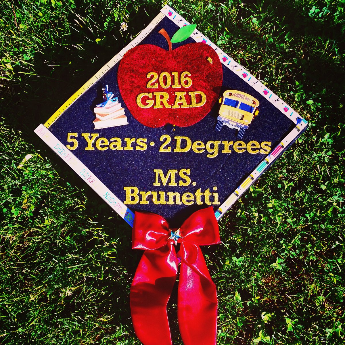 K8linB93's tweet photo. #nuconvocationbrantford #laurier2016 #laurierconvocation https://t.co/j6jbBv21WC
