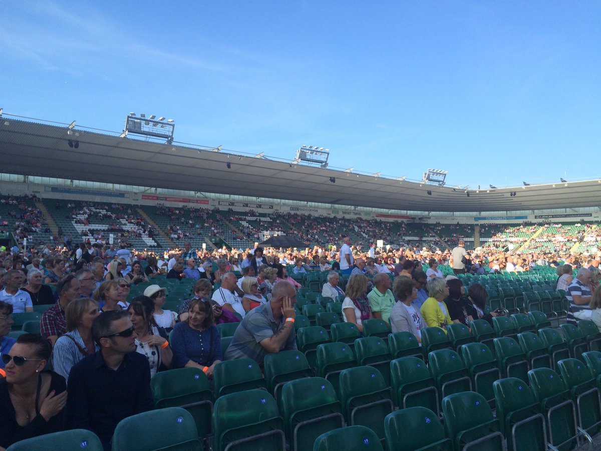 ecoplymouthstev's tweet photo. What an atmosphere at Home Park with @dcw_uk @oneplymouth @TinDigital https://t.co/rbxltCHuor