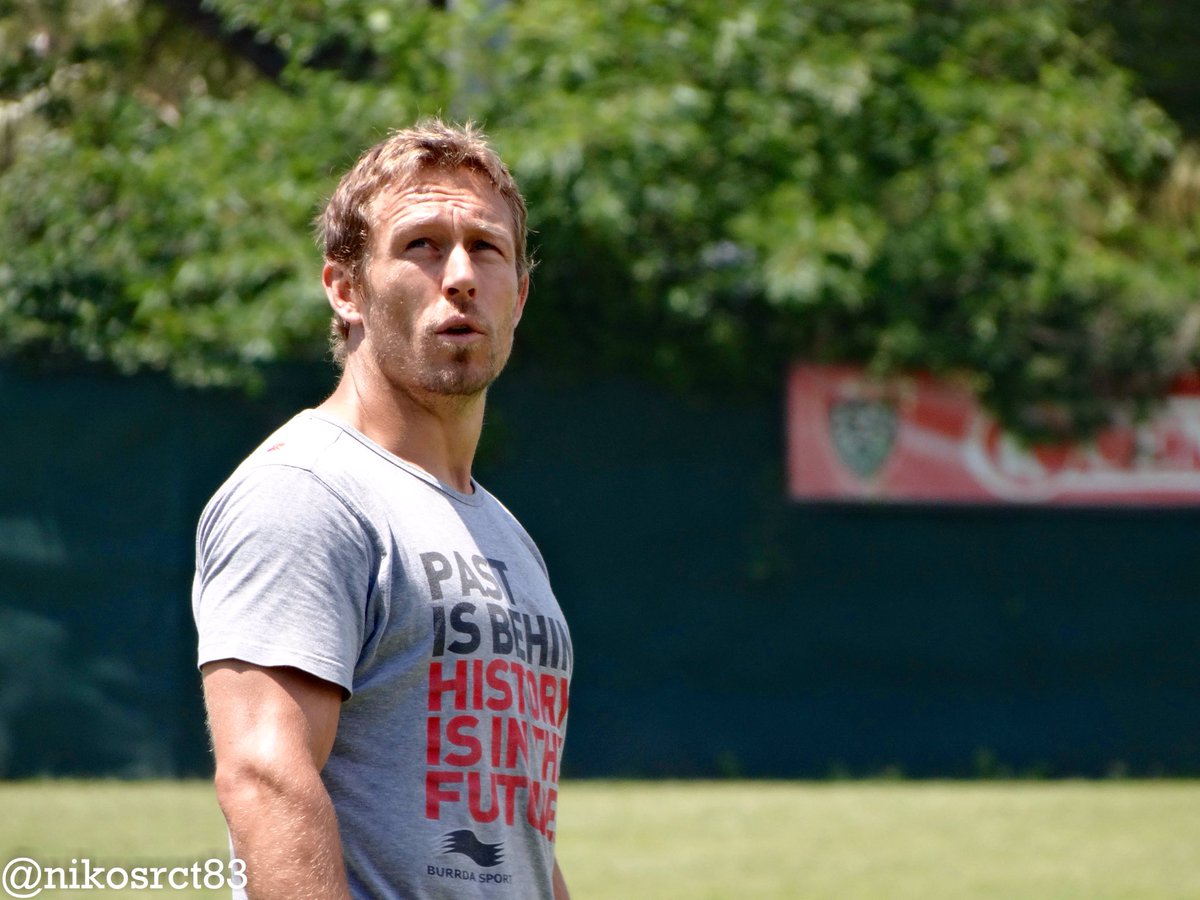 nikosrct83's tweet photo. Sir Jonny Wilkinson à l'entraînement du #RCT aujourd'hui 😀 #Legend #TeamRCT 🔴⚫️👊 https://t.co/ccS7R29S4m