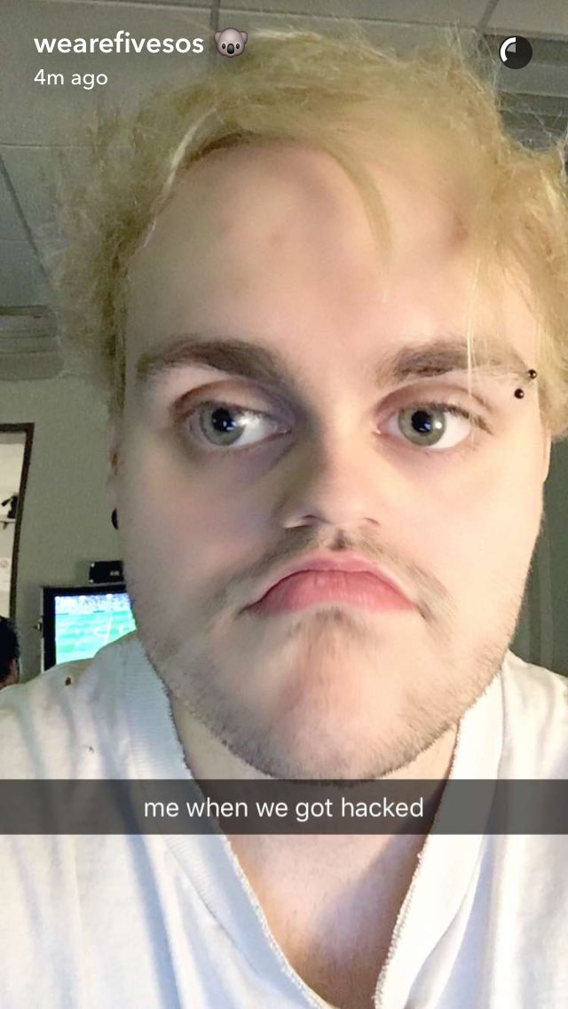 5SOSGlobal247's tweet photo. Michael on snapchat. Apparently they got their account back. https://t.co/SDyqZrbJk3