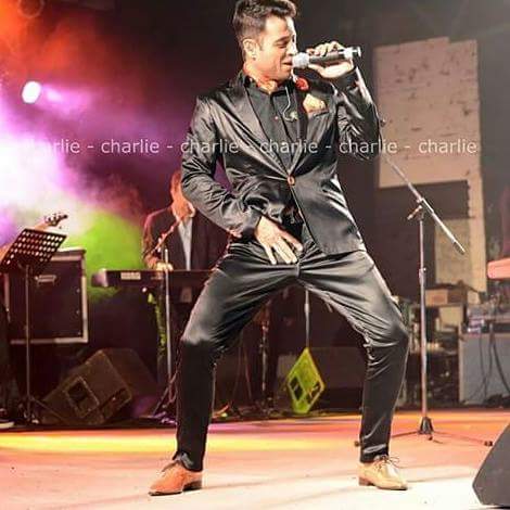 juli_b_21's tweet photo. Suerte esta nocheeeeee #Idolo..ud se lo re merece!!!..#Exitoooos..te adoro!!!gracias x tanto!!! @LMrioquez @rioquez https://t.co/079fYAJEuF