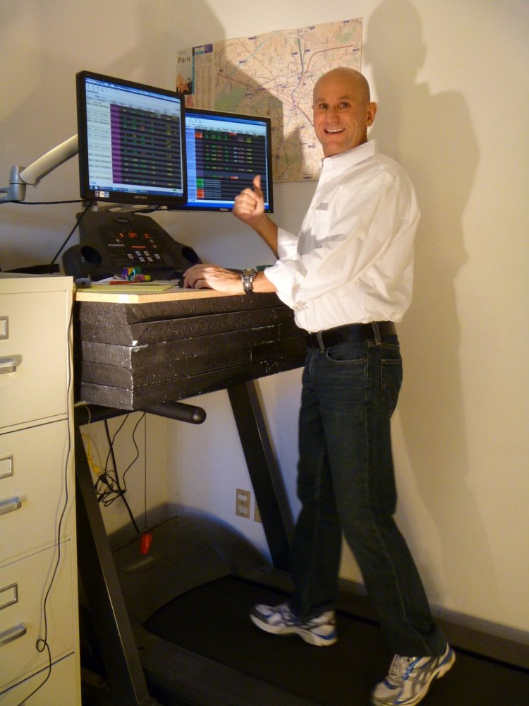 HealthyOfficeUK's tweet photo. https://t.co/XHni4XAHLe Thumbs up from the Treadmill Desk #gymworld #treadmilldesk #walkingworking https://t.co/QFeB78mgrd