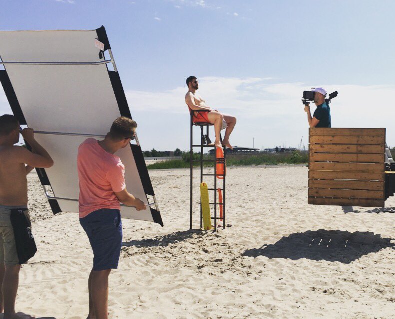 Geluid? Loopt! Camera? Loopt! ACTIE! Op het Lemsterstrand is de Glemmer Beach teaser opgenomen. Binnenkort te zien!