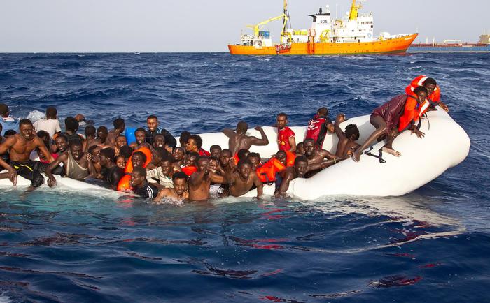 ansa_br's tweet photo. União Europeia propõe revisão do #BlueCardEU para realocar imigrantes qualificados. https://t.co/t14D4K6N6w https://t.co/XTVEiv8yvk