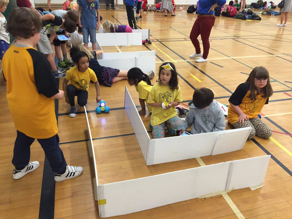 TDSB_BrockPS's tweet image. #codingolympics #flashingdashrobot2 @LOGICSAcademy