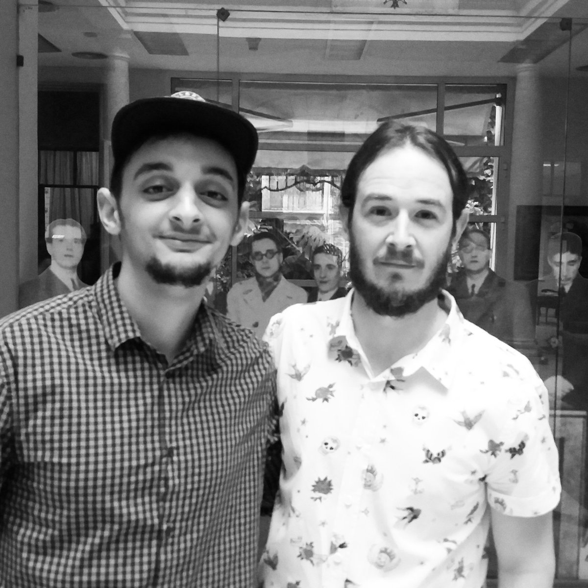 jesusnoa_'s tweet photo. Presentando "28/12" en el @ateneodesevilla https://t.co/vQHC5bek2s
