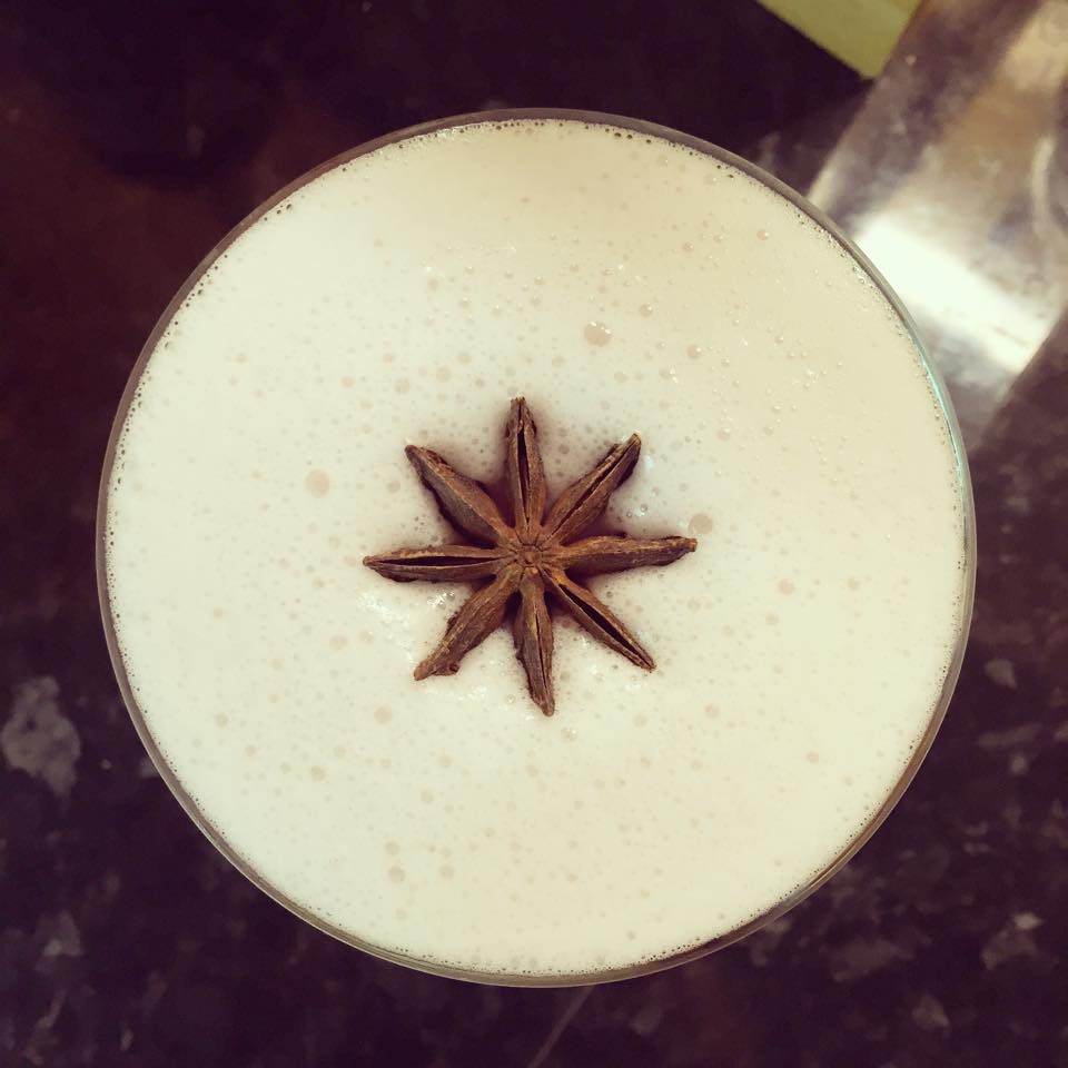 housebotanicals's tweet photo. Gazetteer Cocktail

Tanqueray 10 / Dry Curacao / Domaine de Canton / #OrinocoBitters / lemon / egg white / sugar https://t.co/d4mIgmI6zY