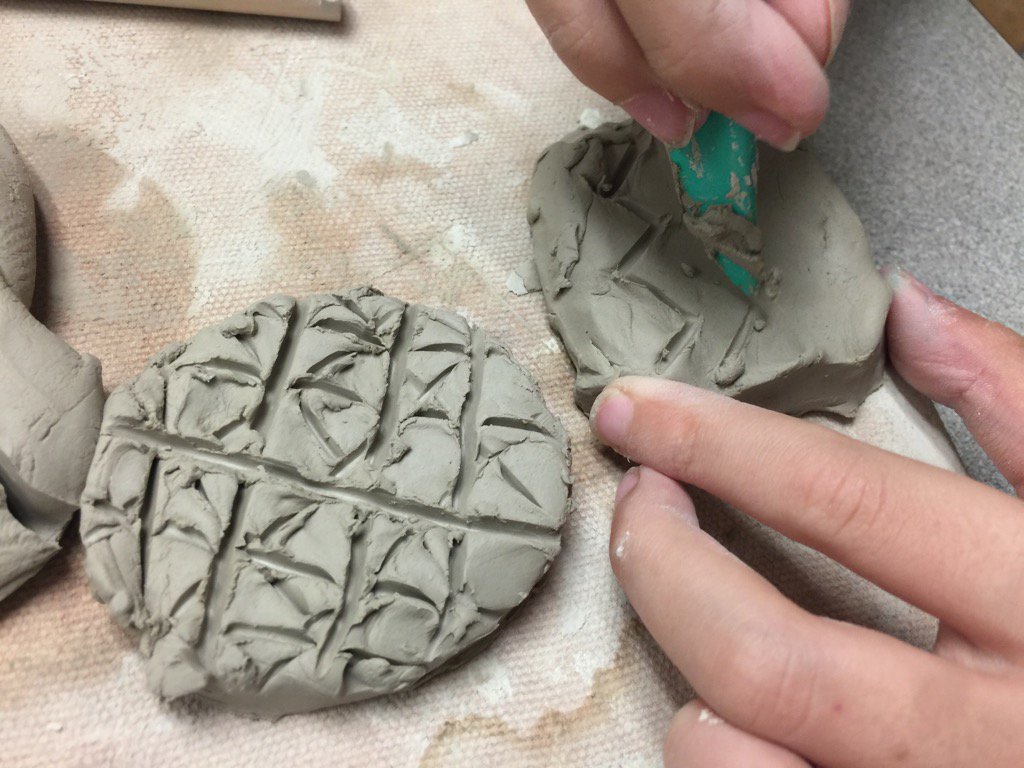 TJArtClass's tweet photo. Mr. Weimeister's 2nd graders are creating clay pendants focusing on patterns https://t.co/D2fdUMBebS