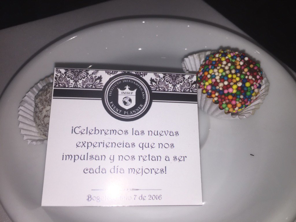 liyamugo's tweet photo. #etiquetayprotocolo @inibep @AnalauMorales https://t.co/B1OUfHP2XP