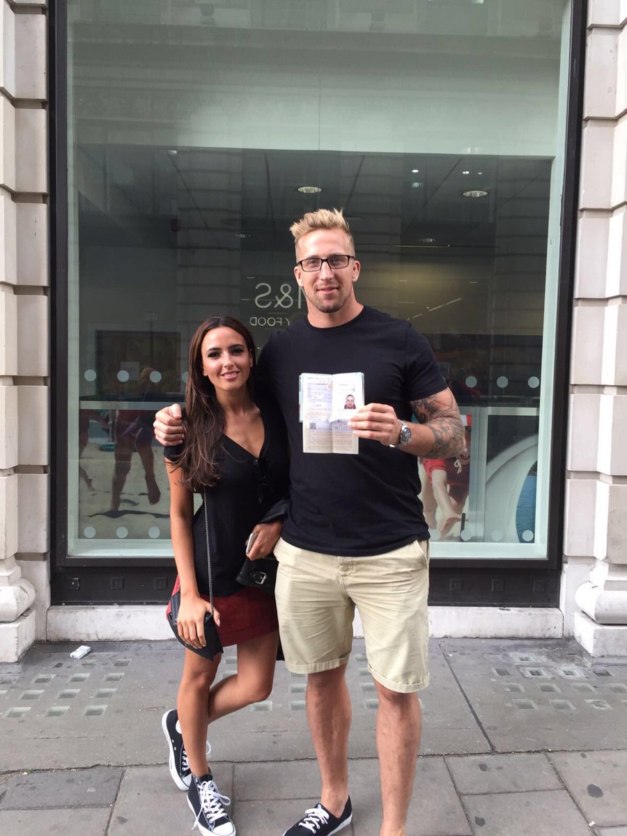 topmarquesports's tweet photo. Good luck @DomDay5 🤓#NextStopJapan ✈️🇯🇵 @NadiaForde #PaperWorkDone 👌🏽@GaMoggs https://t.co/wcozqXE0ZY