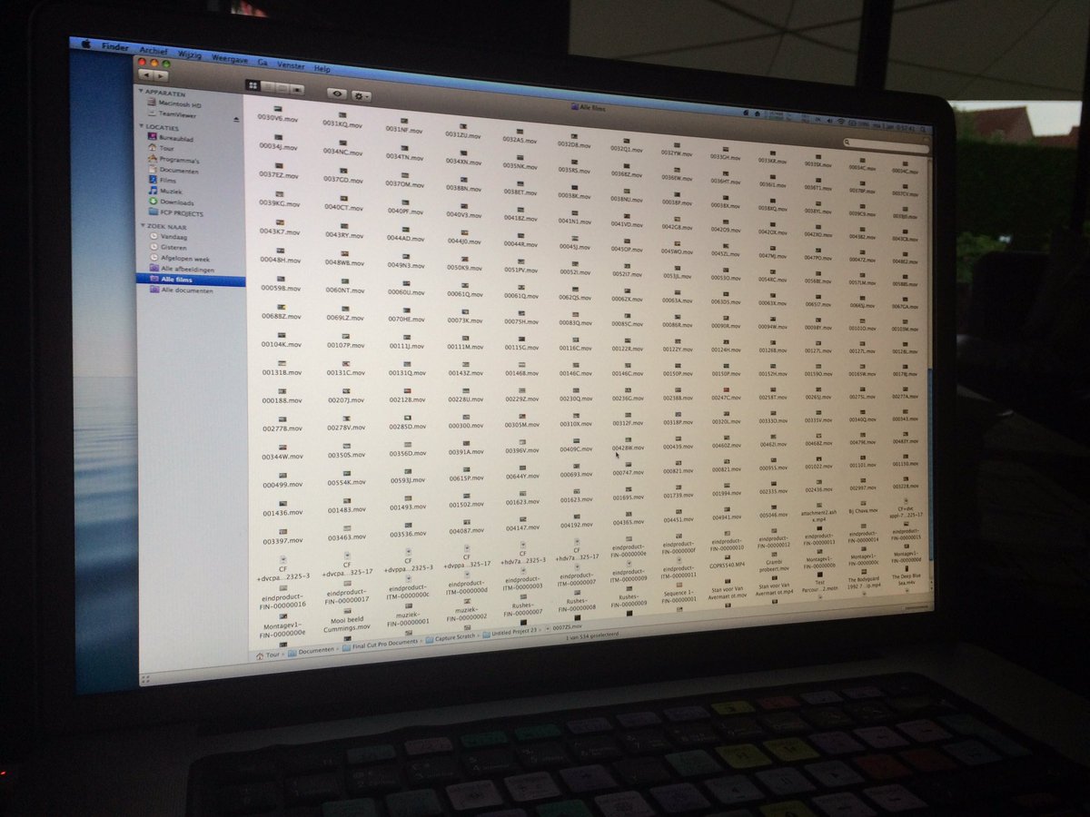 OlivierDeWilde's tweet photo. Montage-laptop leegmaken en nog eens door alle rushes van #vlv15 en #tdf15! Heerlijk! Goesting in #vlv16 en #tdf16 https://t.co/PRLK4k4LgB