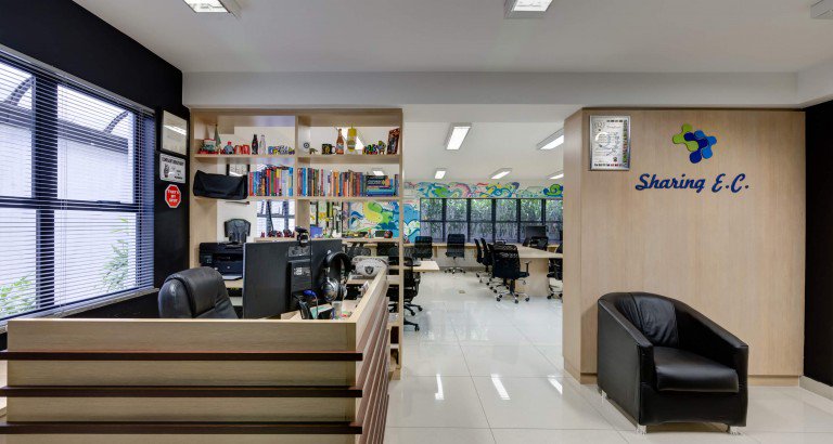 ZonaCoWorking's tweet photo. Matías Vázquez: “#Coworking es compartir el modo en que ves el mundo” https://t.co/nO3Cnyo48E #Brasil https://t.co/Oup7npICAh