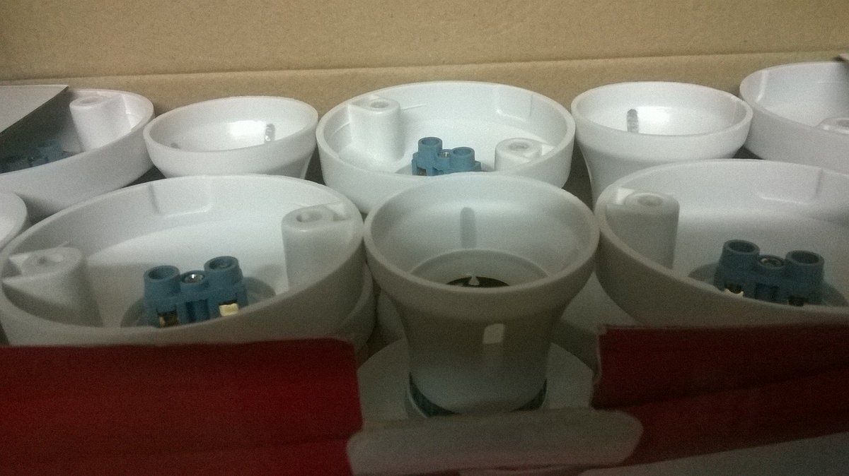 doublee_double's tweet image. electrical goods..