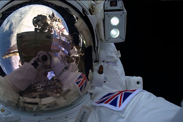Seeing the Union Flag on a spacewalker for the very first time. #timpeake