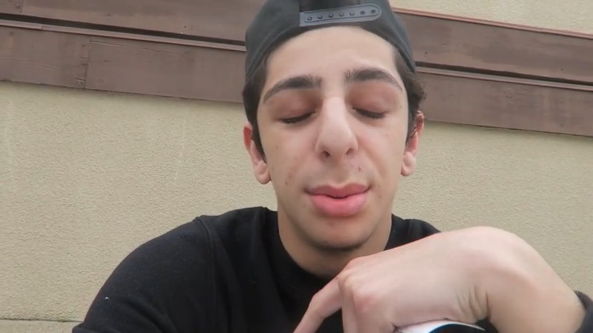 VixityGFX's tweet photo. When you high af @FaZeRug https://t.co/XFDfrDjDBj