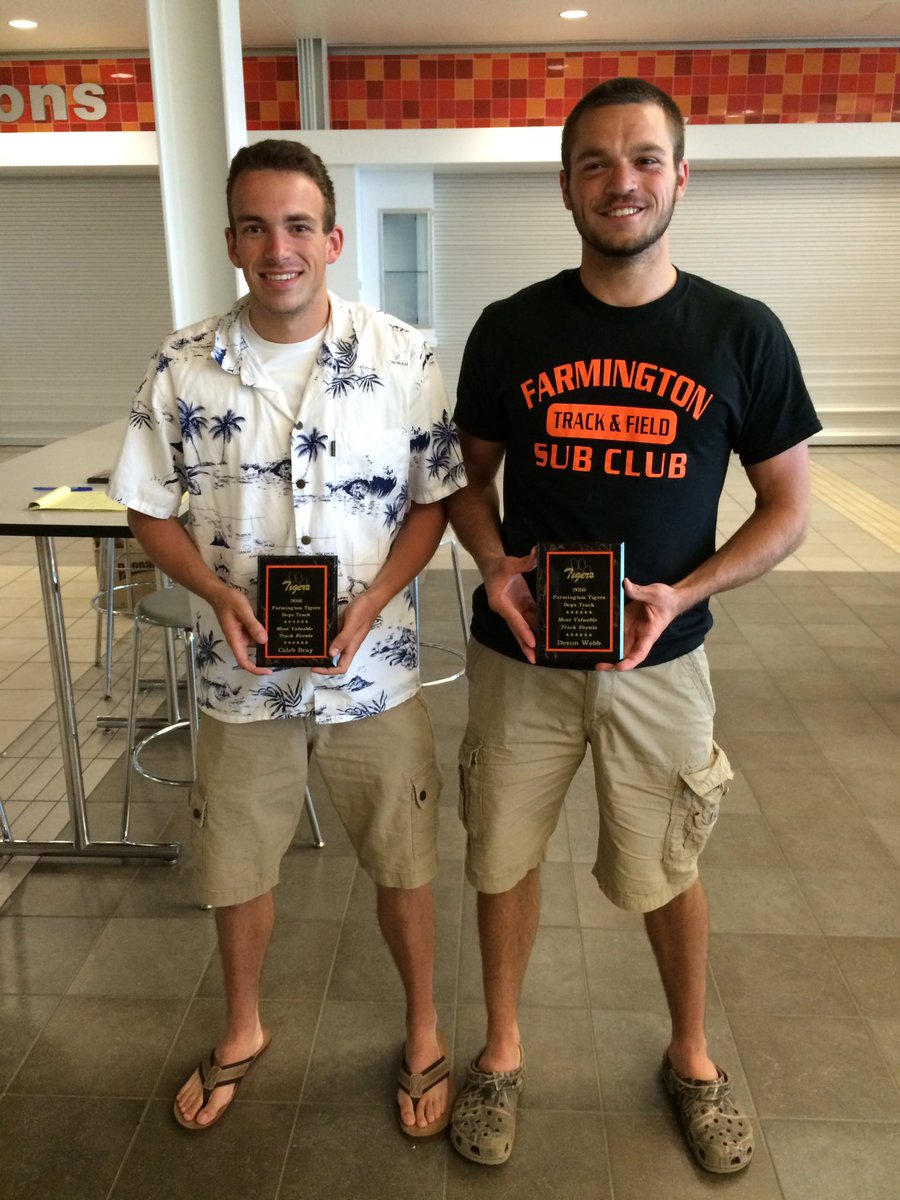_FHSTRACKFIELD's tweet photo. Our FHS track &amp; field MVPs!!!!! 💪💪💪💪 Congrats &amp; thanks for your hard work!!! #fieldmvp #trackmvp https://t.co/VKOJ9cylVG