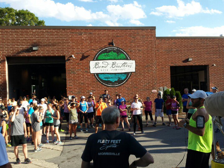 wch759's tweet photo. Gotta like this combo. @ffmorrisville and @bondbrosbeer https://t.co/aeiGMn8XQB