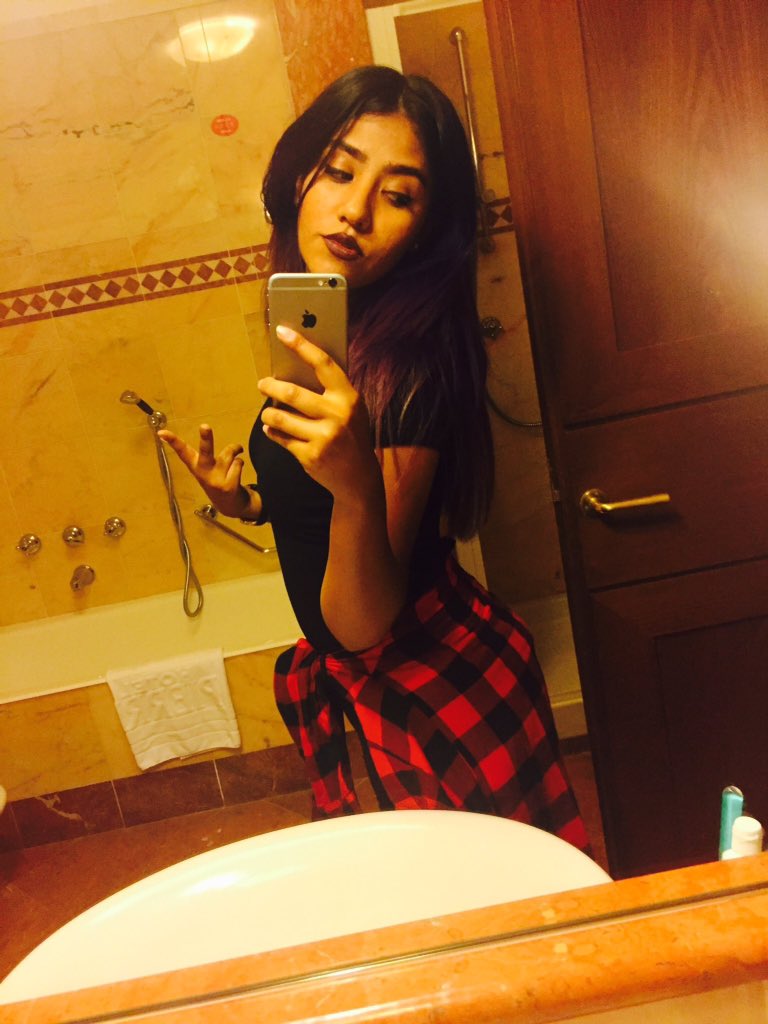 Poder_polines's tweet photo. Perdón por ausentar me mucho 😬😬 🔥RTs🔥 
• 🎵 #MtvSnapMexLesslie 
• 🏁 #MtvstylerPpmussas 
• 🎭 #MTVMiaw https://t.co/m2lEplt4f2