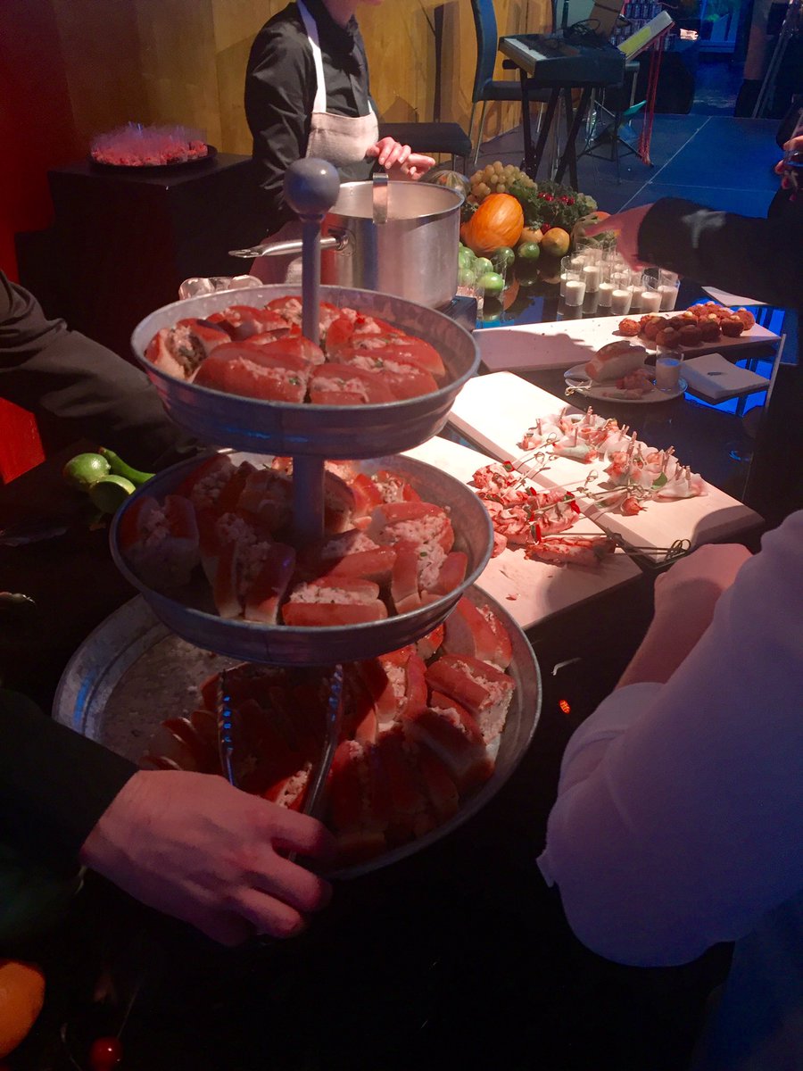 achs2016's tweet photo. Station Moby Dick, délices de la mer. Moby Dick station, delicacies from the sea #pawa #agnusdei #ACHS2016 https://t.co/U8fa8budzN