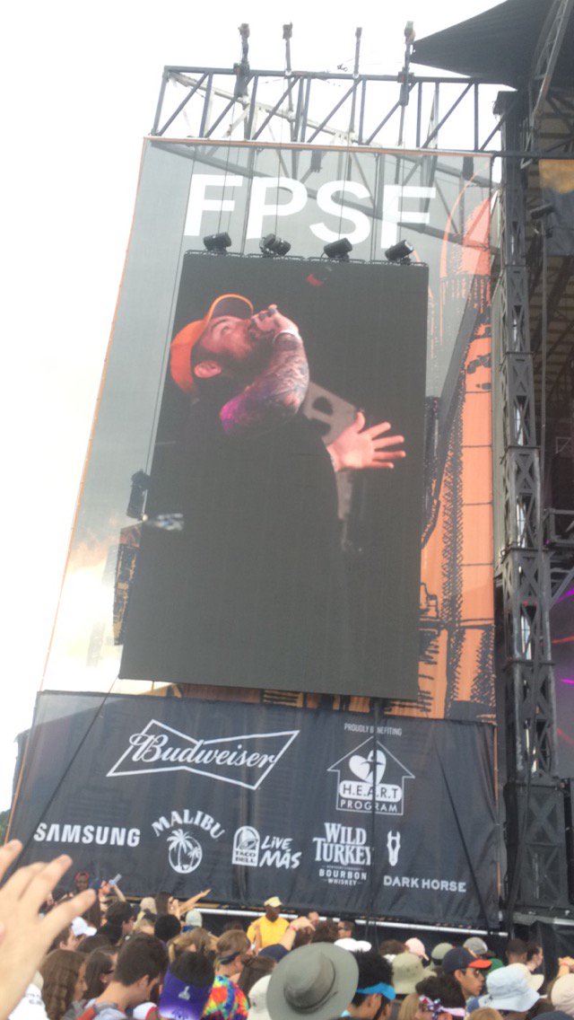 Noah_milner99's tweet photo. Guys I'm still pretty fucking happy I saw @MacMiller live. #fpsf2016 https://t.co/xCmbkyMmgr
