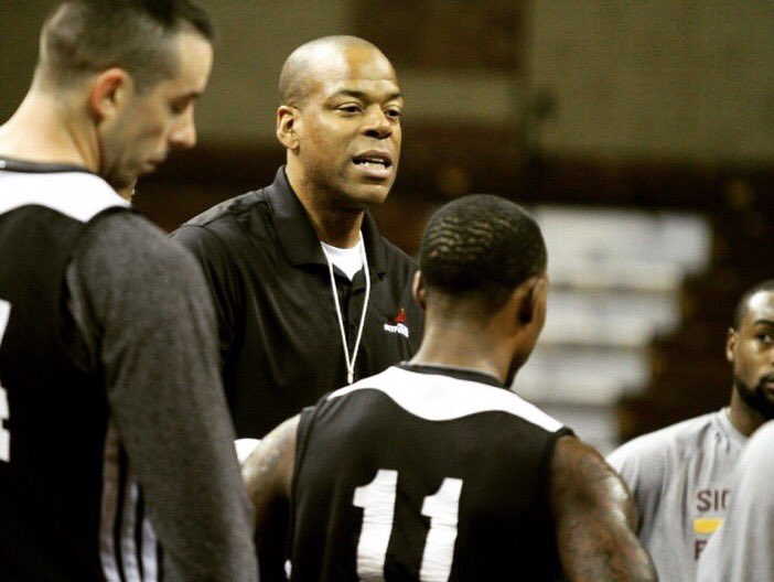 NBA veteran Sean Rooks dies at age 46