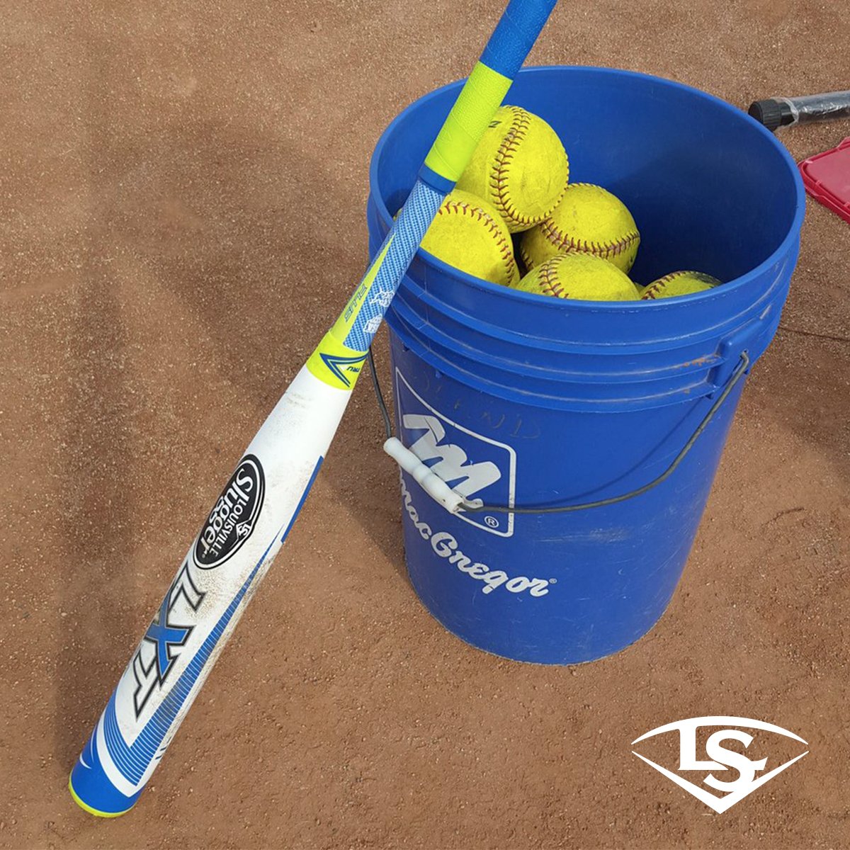 sluggerFP's tweet photo. Bucket full of work to do. #TakingCuts (via @rowlandsoftball) https://t.co/4BVXNR7nXq