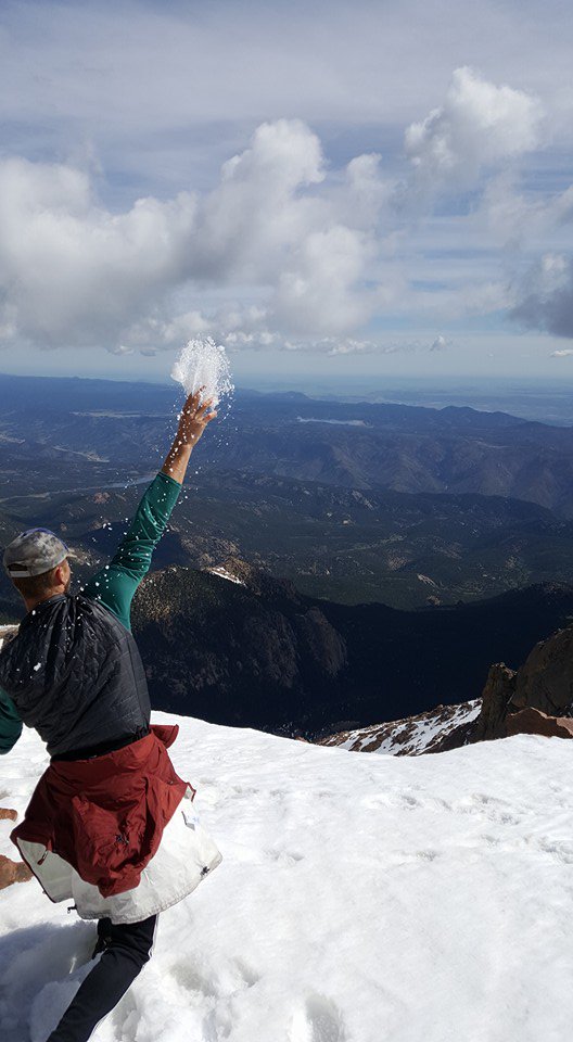 NWSPueblo's tweet photo. 230pm: Current temp atop #PikesPeak 43F, good day to throw a snowball. courtesy Tom Magnuson #cowx https://t.co/qcavXUSEWJ
