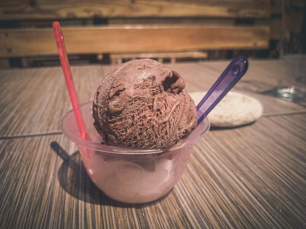 KnoxGear's tweet photo. Happy #NationalChocolateIceCreamDay!  Make your own #icecream get the Knox Ice Cream Maker: https://t.co/gRNZEBHbD7 https://t.co/JVrGyr2kJs