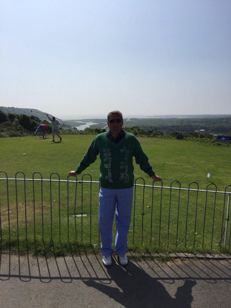 K22KJJ's tweet photo. Hat trick of Green Jumpers for me @Southerndowngc Back to @SauntonGolfClub for 30th anniversary #GJ2017 #cantwait https://t.co/p9ZT1MKjoz