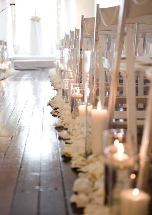 PrettilyPerfect's tweet photo. Sequin tablecloths, candelabras, artificial flowers &amp; much more! Email us @prettilyperfect@outlook.com to hire/buy https://t.co/TApsvunCb5