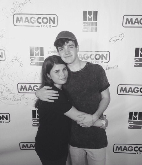 NewsOnCarpenter's tweet photo. Aaron with a fan today at the M&amp;G for #MagconMunich in Munich, Germany. - via @leamaria03 https://t.co/fXXZsxWcA6