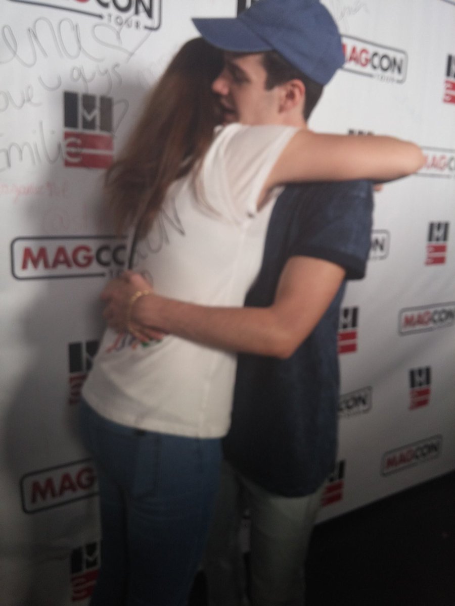 NewsOnCarpenter's tweet photo. Aaron with a fan today at the M&amp;G for #MagconMunich in Munich, Germany. - via @fabienne_12 https://t.co/fBgD60gD0Z