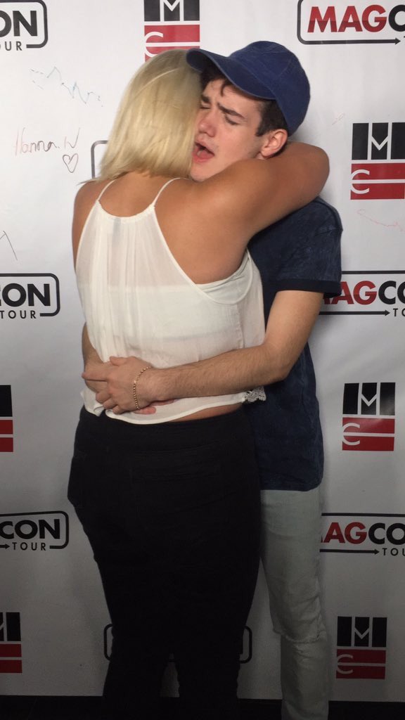 NewsOnCarpenter's tweet photo. Aaron with a fan today at the M&amp;G for #MagconMunich in Munich, Germany. - via @pxreblue https://t.co/HzHCxHN13m