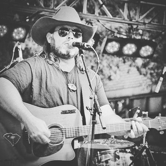 CHedgepath's tweet photo. #tonight #honkytonk @smileysmusic @FETEgreenville @iOnGville https://t.co/BBRksET7If