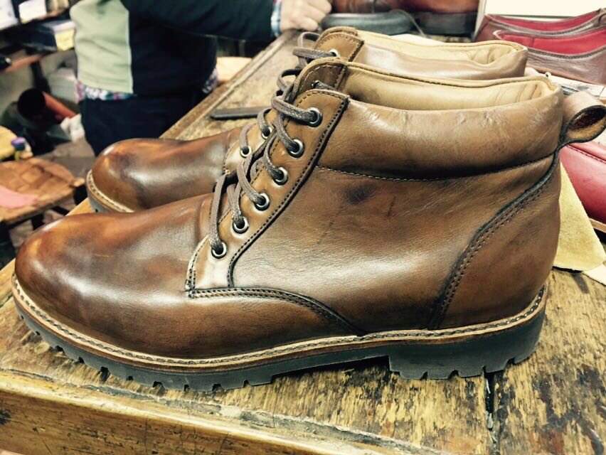 CorreaShoes's tweet photo. #PátinaEnBorcego
Su color original es suela. El proceso de pátina Vintage le da una terminación que marca tendencia. https://t.co/Qt3Zrt2hi4