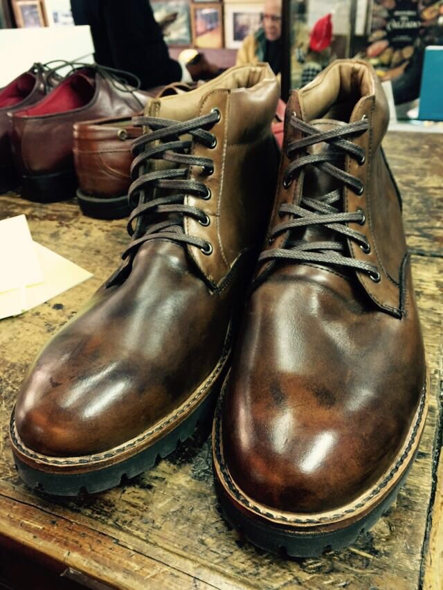 CorreaShoes's tweet photo. #PátinaEnBorcego
Su color original es suela. El proceso de pátina Vintage le da una terminación que marca tendencia. https://t.co/Qt3Zrt2hi4